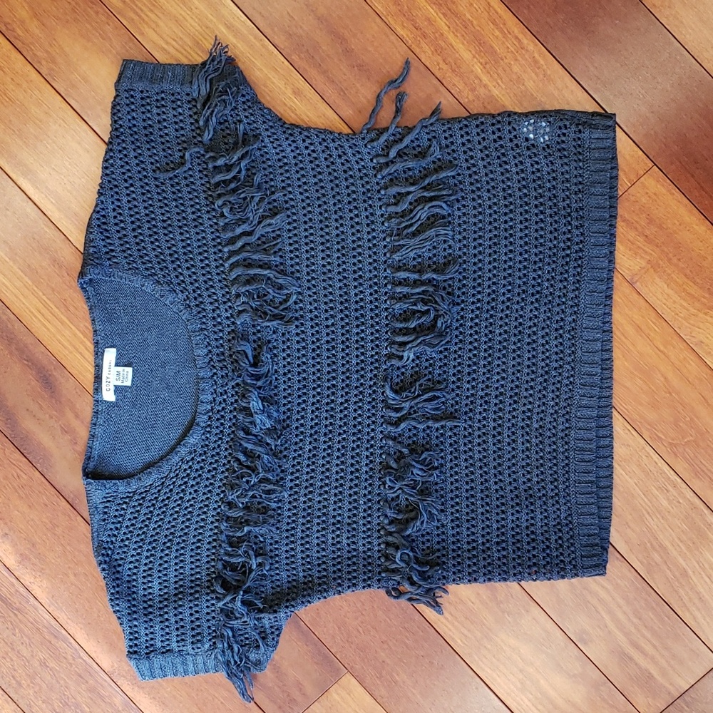 Cropped fit sweater Cozy Casual brand. Women's Small.